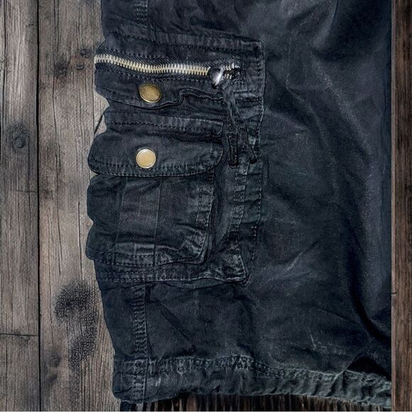 Men’s Black Cargo Shorts l Button/Zip  l Front/Back Pockets EUC - Picture 3 of 11